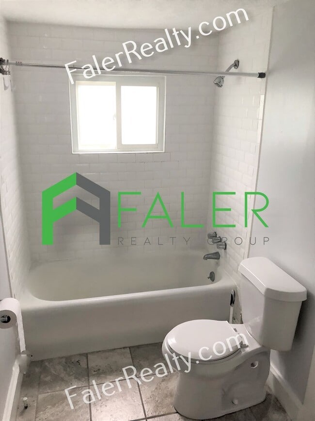 Building Photo - Huge 2-bedroom home with beautiful finishes