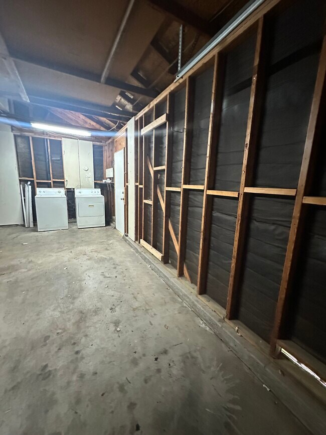 Building Photo - 2521 Casita Dr