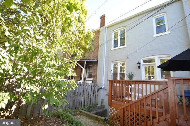 Building Photo - 720 K St NE