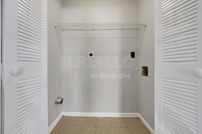 Building Photo - 410 N 21st St