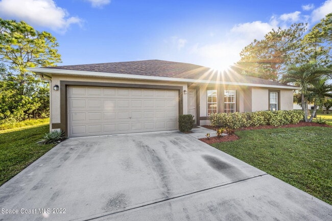 Building Photo - 1286 Sandusky St SE