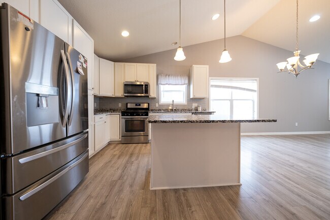 Building Photo - 20817 Guthrie Dr