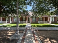 Building Photo - Beautiful Townhome Located Near Texas Tech...