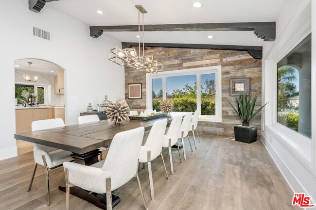 Building Photo - 3677 Eddingham Ave