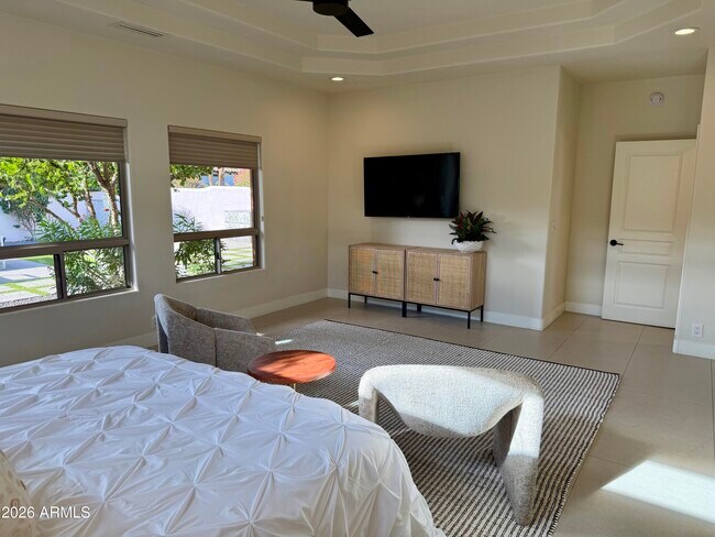 Building Photo - 6139 N 31st Ct