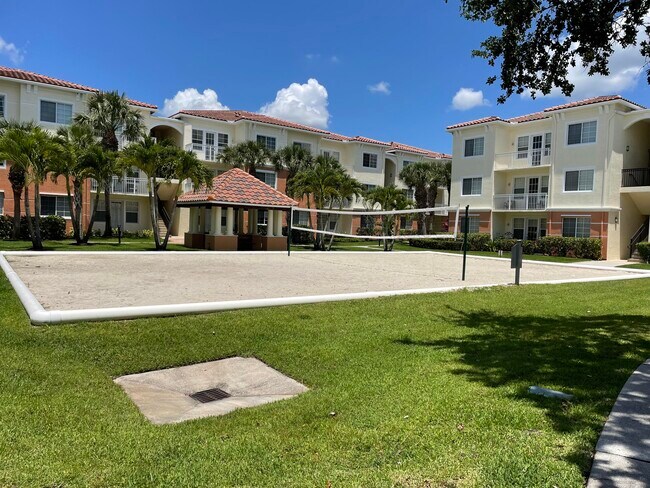 Building Photo - 9905 Baywinds Blvd