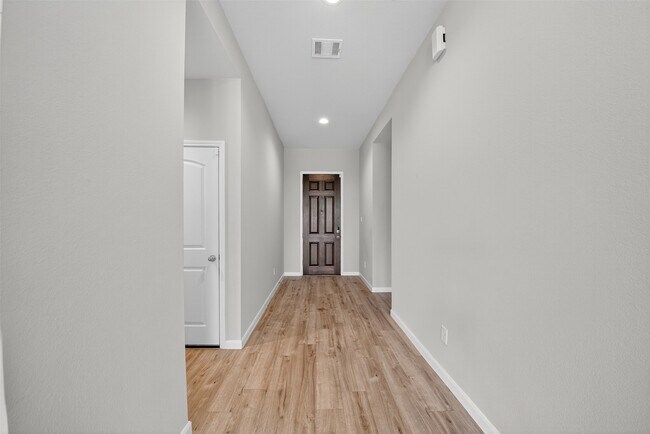 Building Photo - 18222 Humber River Ln