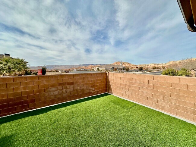 Building Photo - Short term lease! Beautiful Furnished St. George Home!!