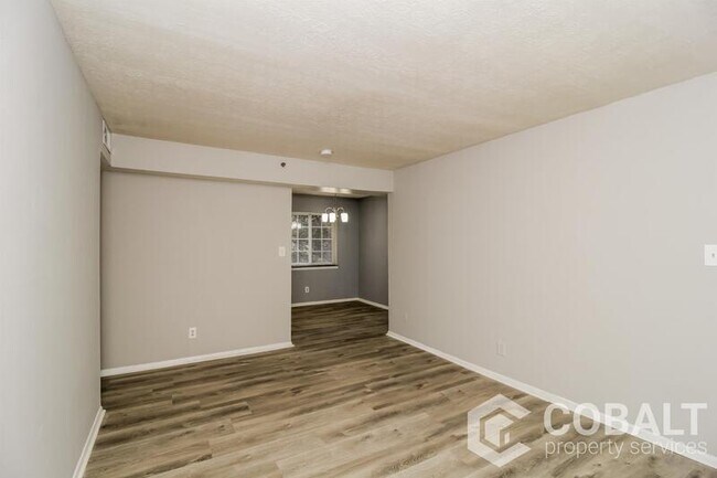 Building Photo - 641 Powder Springs St