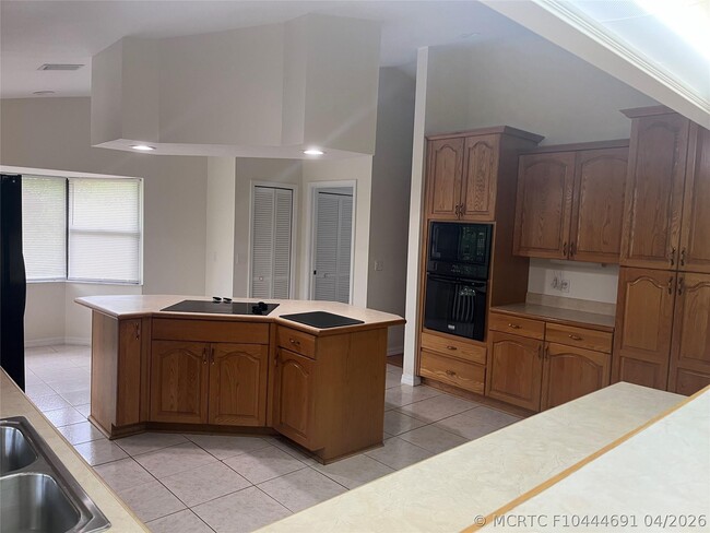 Building Photo - 800 French Creek Ln