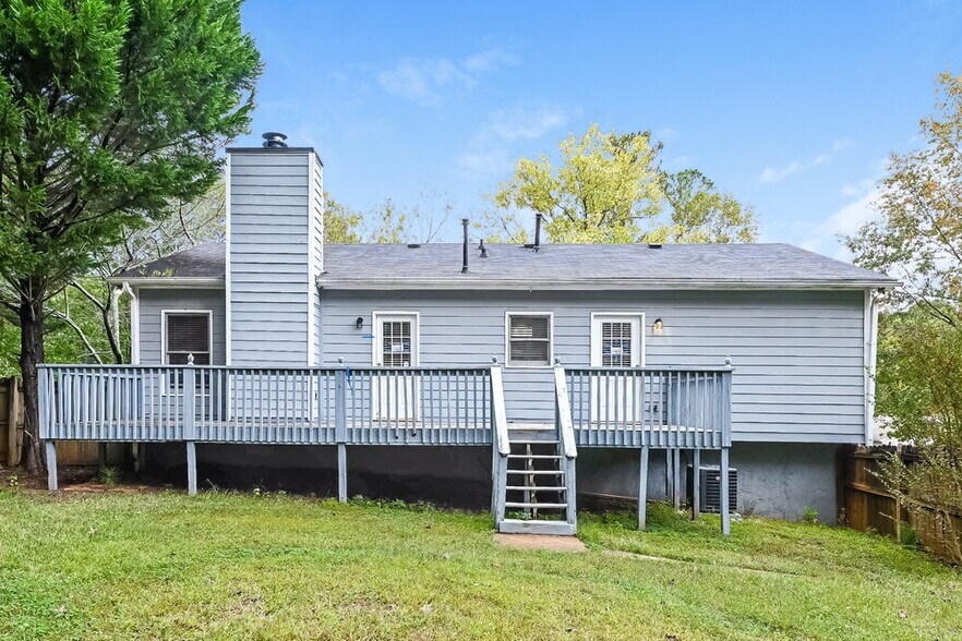 Building Photo - 1411 Hillside Pl SE