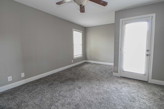 Building Photo - 607 Anderson Dr