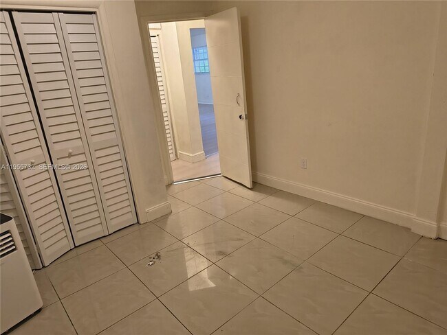 Building Photo - 1030 NW 106th St