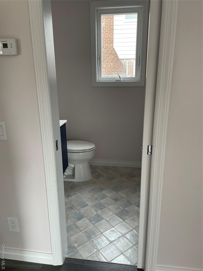 Building Photo - 9 Damson Ln