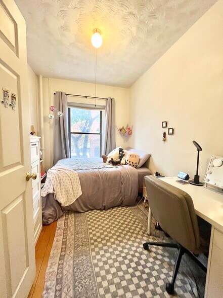 Building Photo - 614 Columbus Ave