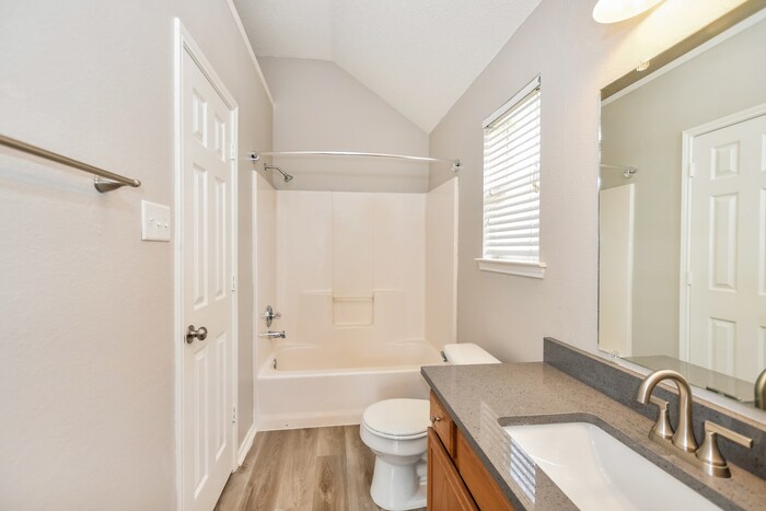 Building Photo - 507 Brazos St
