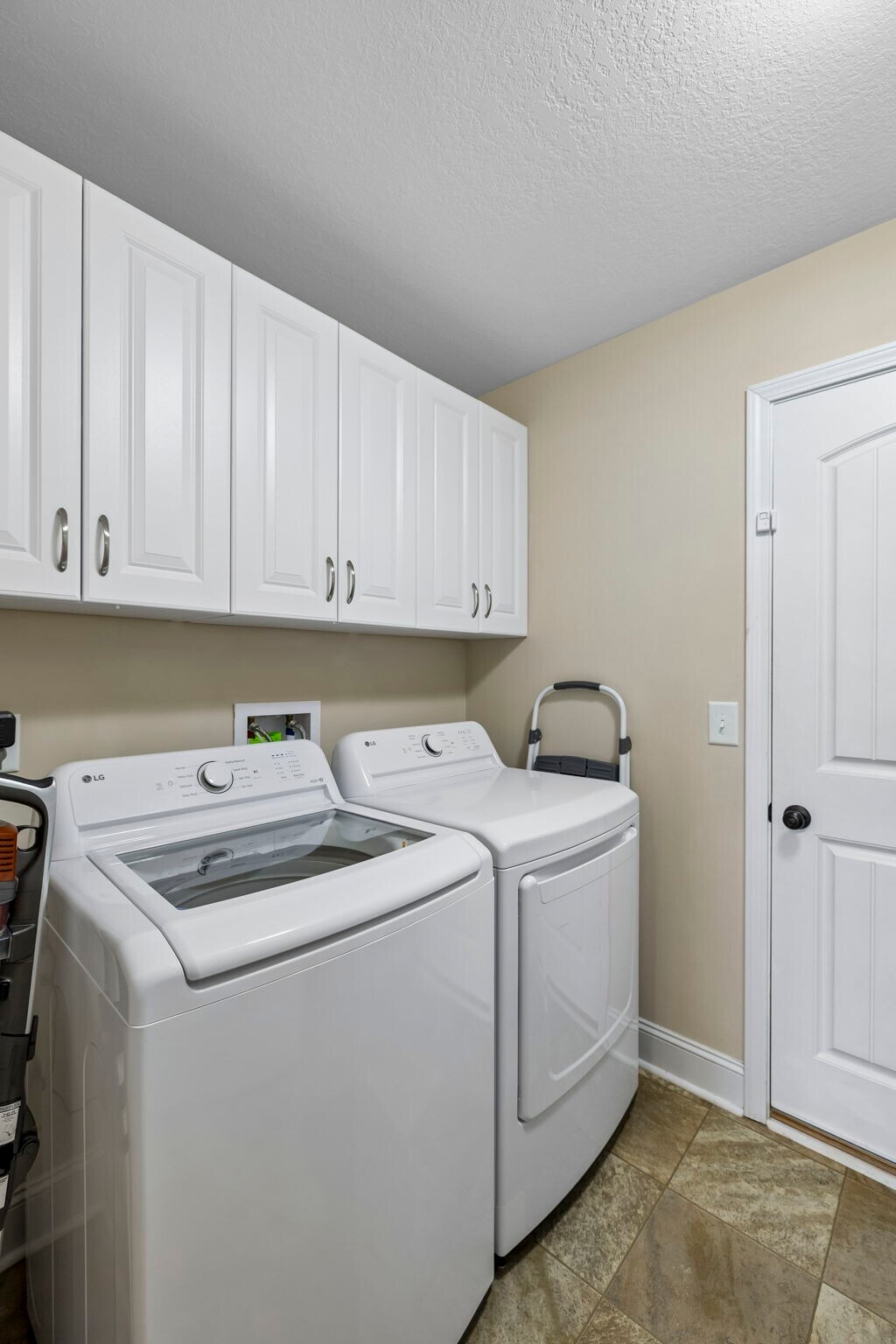 Building Photo - 1151 Eagles Bluff Dr
