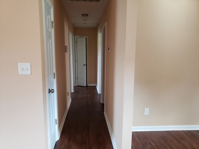 Building Photo - 3 bedroom/2 bath home Sneads Ferry