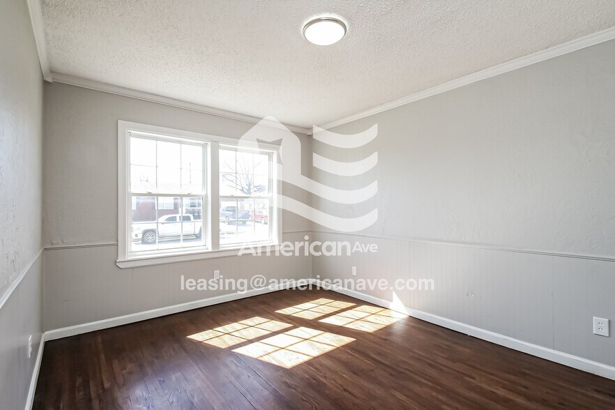 Building Photo - 6131 E 19th St