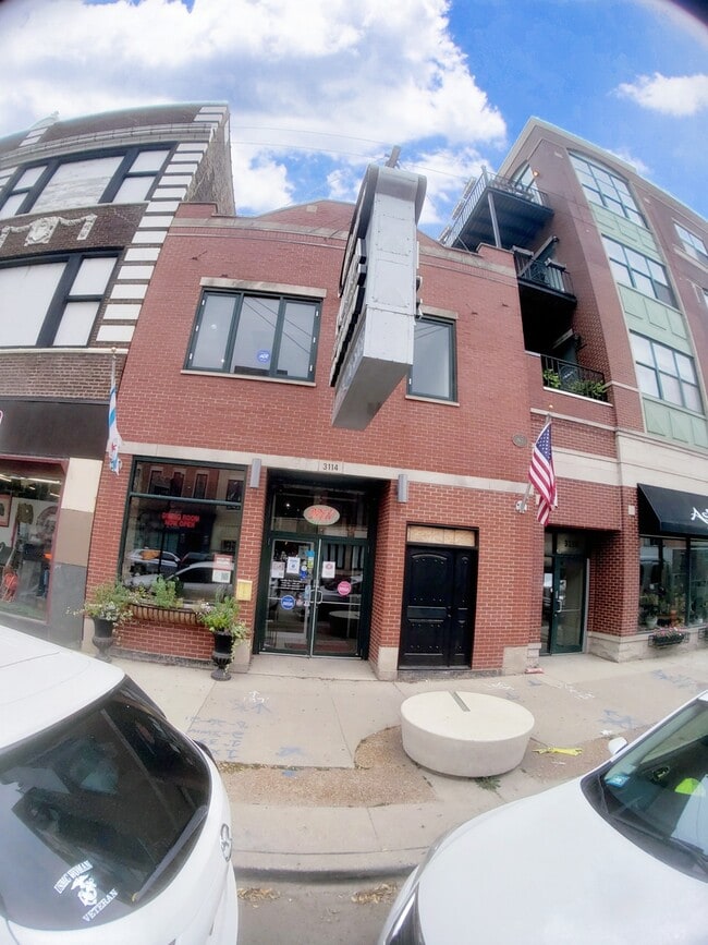 Primary Photo - 3114 N Lincoln Ave