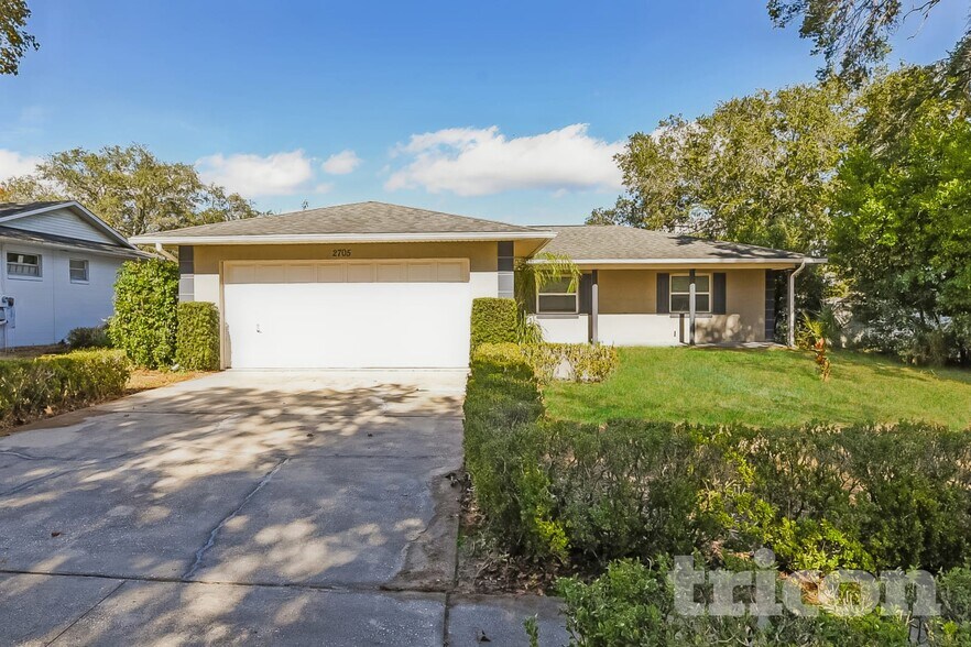 Primary Photo - 2705 Knollwood Trail