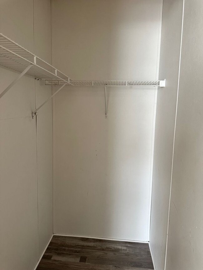 Building Photo - Centrally Located 3 BD 2 BA Modular Home