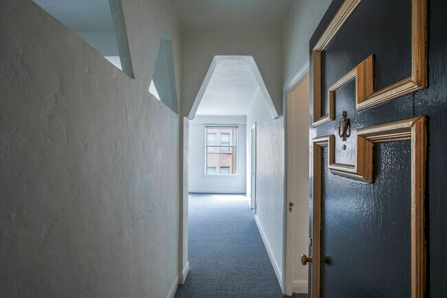 Building Photo - 631 Ofarrell St