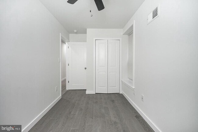 Building Photo - 1831 Point Breeze Ave