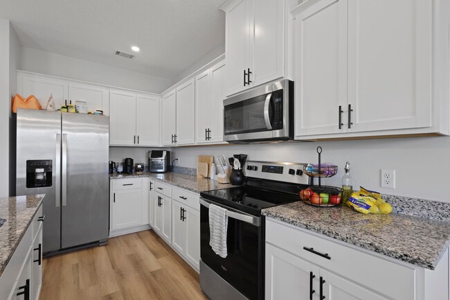 Building Photo - 568 Abode Ave