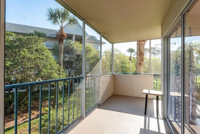 Building Photo - 5557 Sea Forest Dr