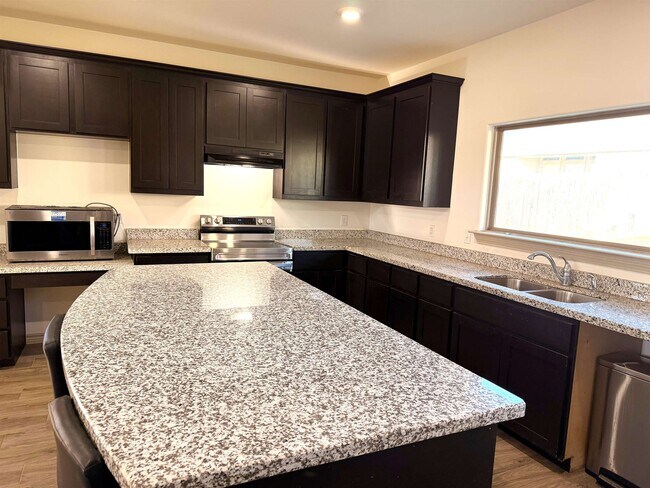 Building Photo - 414 Placido Dr