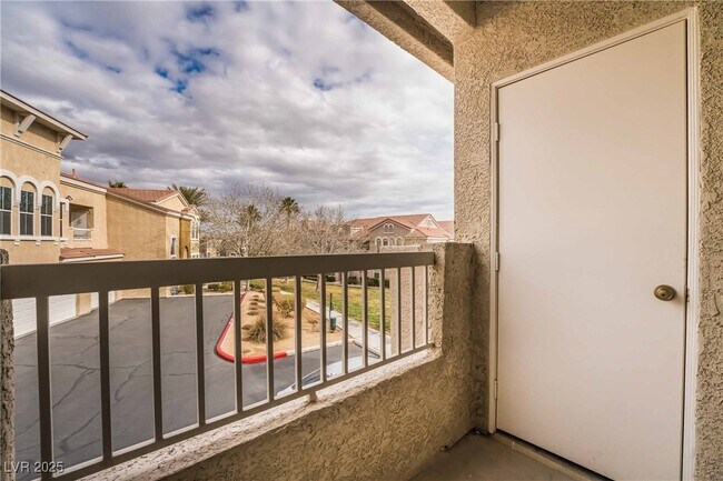 Building Photo - 10001 Peace Way