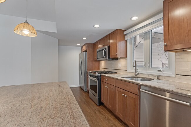 Building Photo - 8 Somerset Hills Village