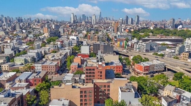 Building Photo - 444 Graham Ave