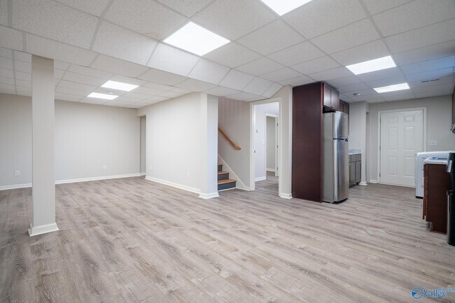 Building Photo - 205 High Rd