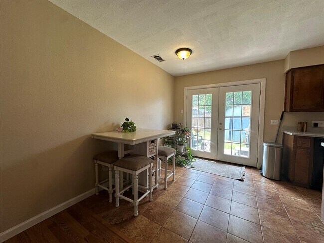 Building Photo - 1602 Sagebrush Dr