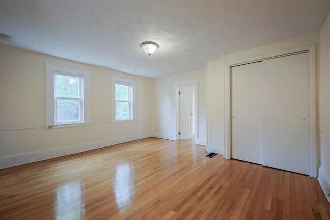 Building Photo - 16 Beacon Pl