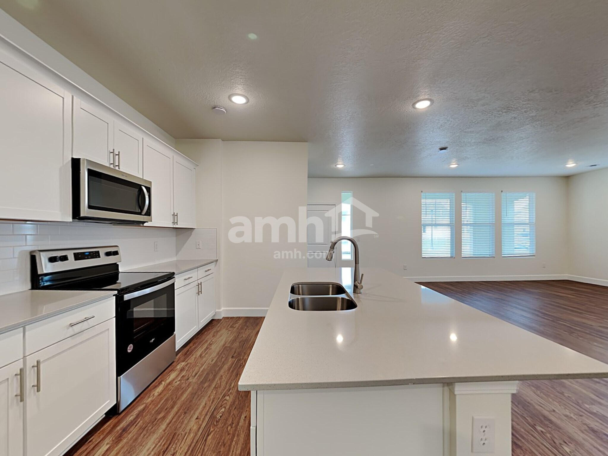 Building Photo - 11037 Kitty Hawk Rd