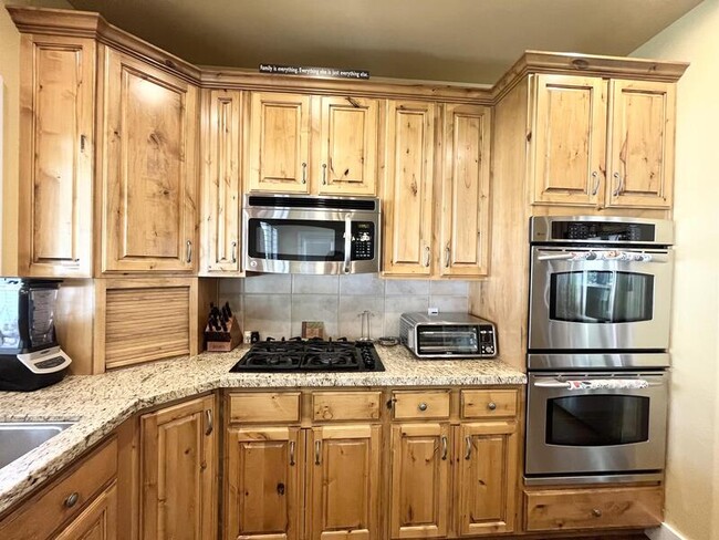Building Photo - 2035 Quartzridge Dr