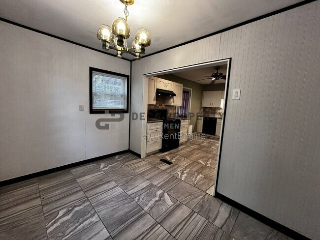 Building Photo - 2166 Bryan Dr