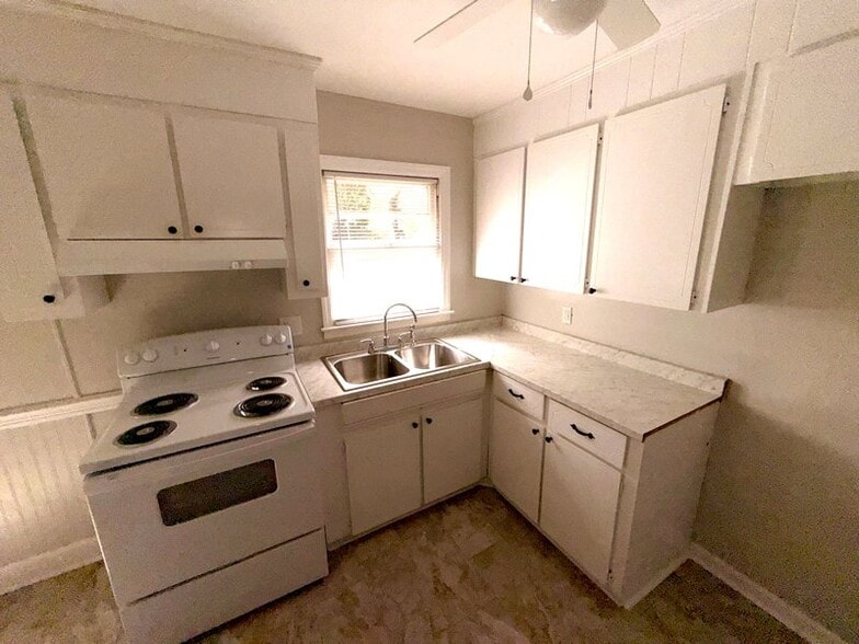 Building Photo - 319 Orchard Ln