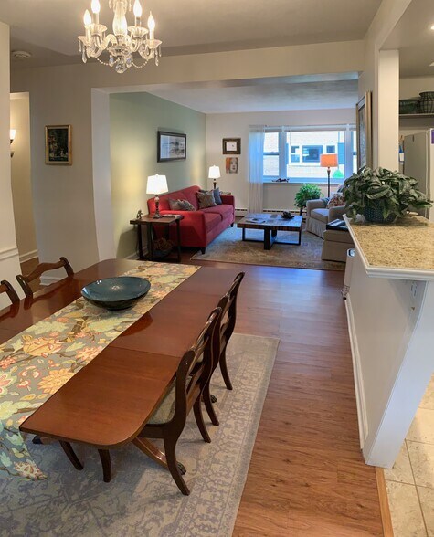 Building Photo - 2311 Central St