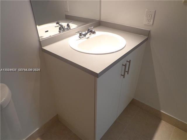 Building Photo - 5200 NW 31st Ave