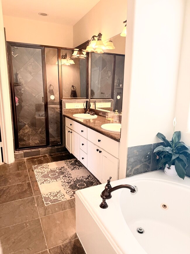 Building Photo - 5811 Maxie St