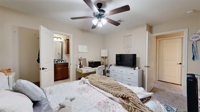 Building Photo - 458 Chimney Hill Dr