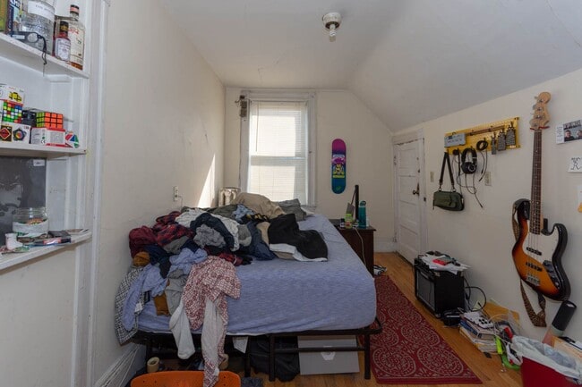 Building Photo - No Brokers Fee, Heat and Hot Water Included, Top Floor Unit, Steps from the T Stop, Eat-in Kitche...
