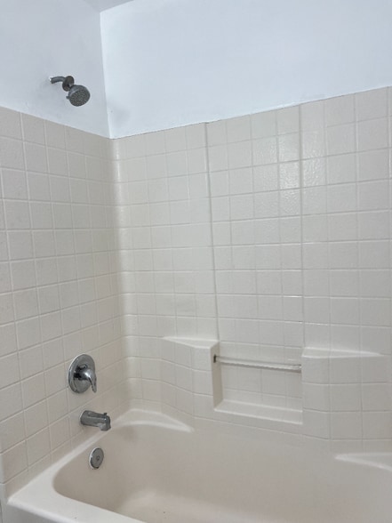 Building Photo - 821 Karma Ct