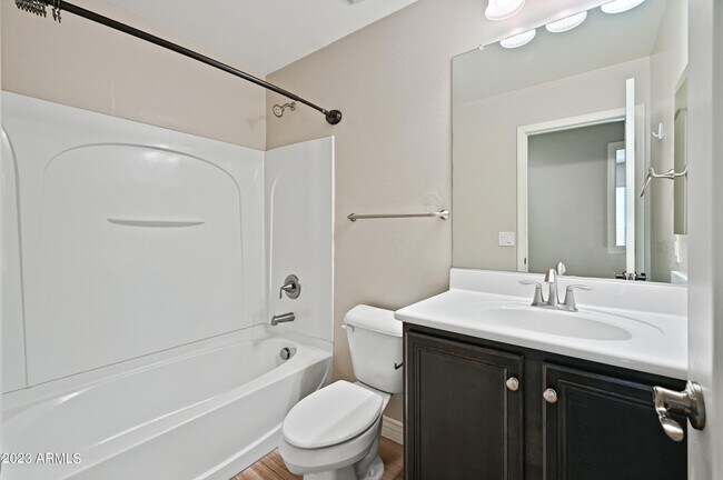 Building Photo - 2209 E Hazeltine Way