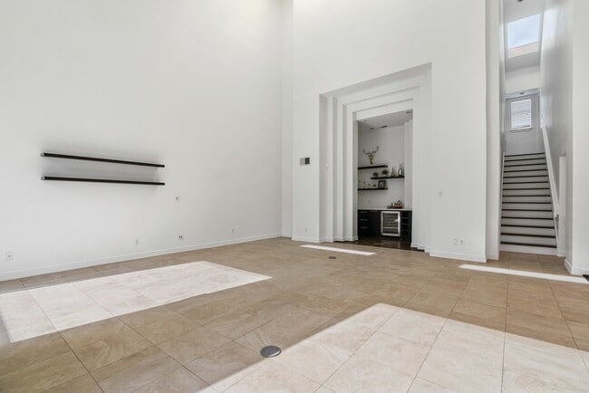 Building Photo - 5602 San Felipe St