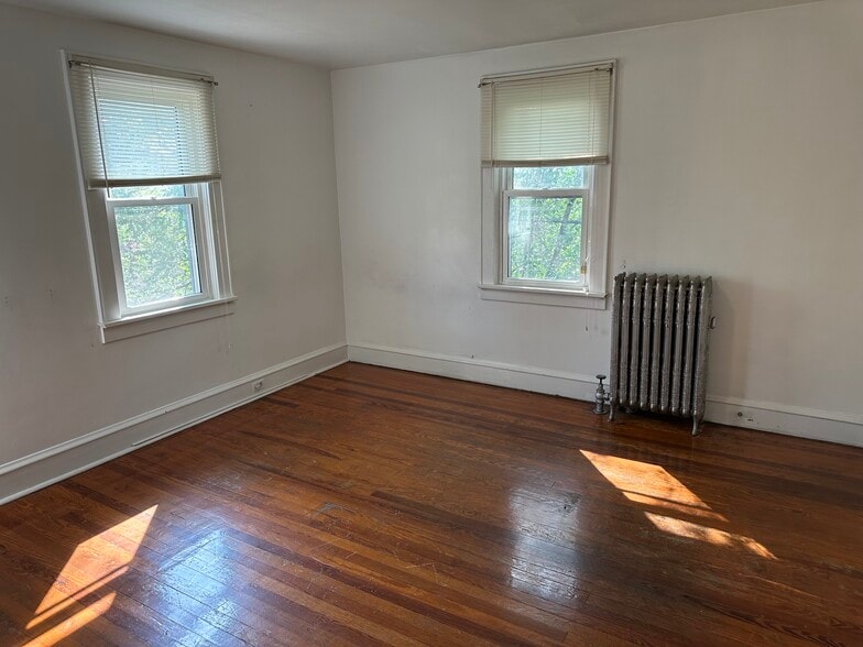 Bedroom 1 - 714 Brook St